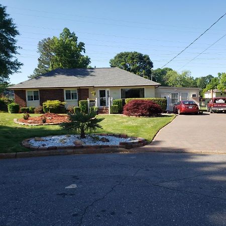 Bright & Spacious Studio Close To Clt Airport Gastonia Exterior foto
